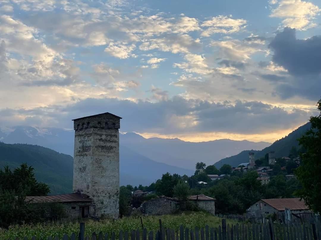 Bombora Hotell Mestia Exteriör bild