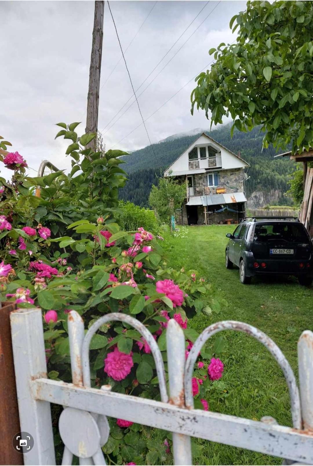 Bombora Hotell Mestia Exteriör bild