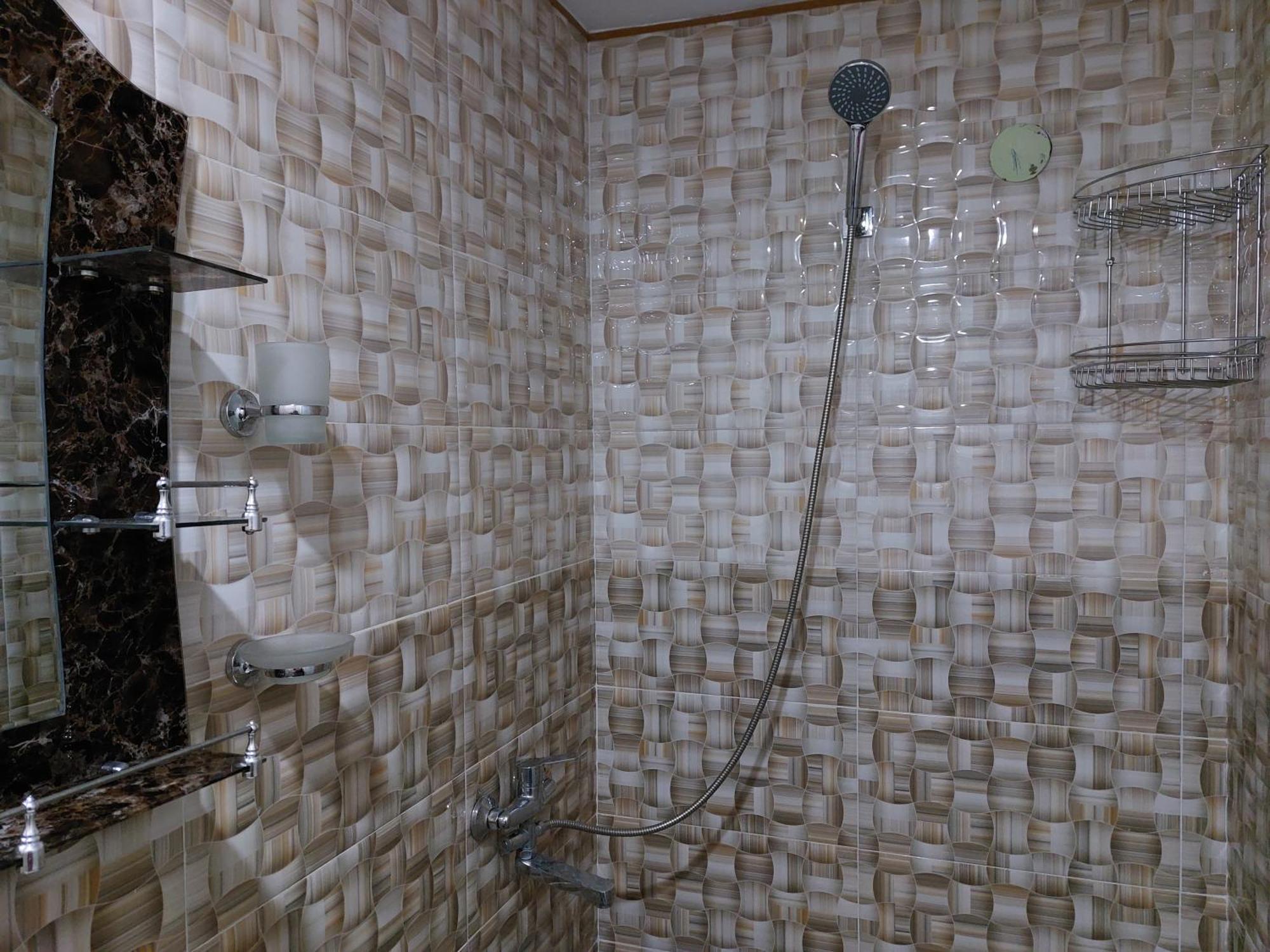 Bombora Hotell Mestia Rum bild